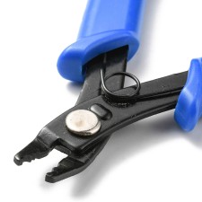 Carbon Steel Crimper Pliers for Crimp Beads Close up