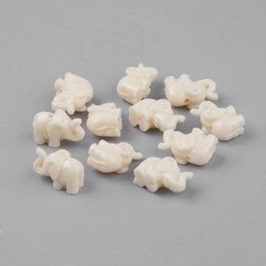5pc Resin Elephant Beads in Ivory color, 18x12x8mm, Hole: 2mm